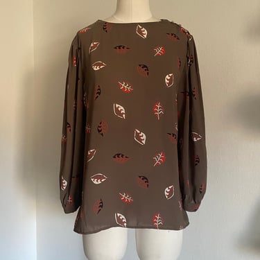 Vintage 70s Fall Bohemian Novelty Leaf Blouse; 70s Campus Casuals Boxy 3/4 Sleeve Brown Chiffon Blouse with Leaf Print and Elastic Waistband 