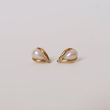 Vintage Avon Teardrop Pearl Cabochon Earrings