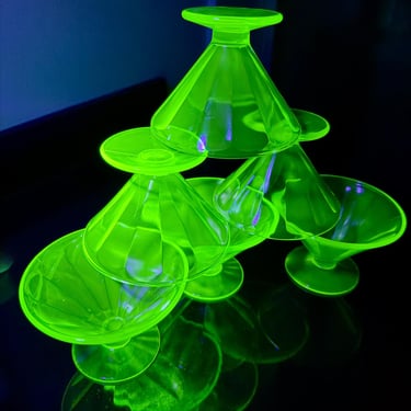 30s Green Depression Federal Glass Sherbet Set Vaseline Uranium UV Glow 
