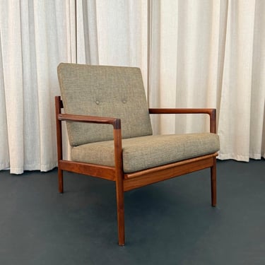 Scandinavian Modern Teak Lounge Chair By Ib Kofod-Larsen For Selig