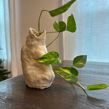 Contemporary Sculptural Vase | Abstract Art | Porcelain | Flower Arrangement | Minimalistic 