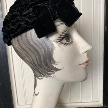 vintage 1950s black ribbon hat, 50s fashion, velvet bow, winkelmans, skull cap 