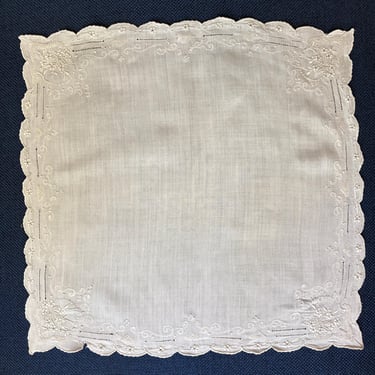 Antique Edwardian White Embroidered Handkerchief Drawn Thread Work Floral Embroidery Scalloped Edge Bridal Hankie 12.5" 