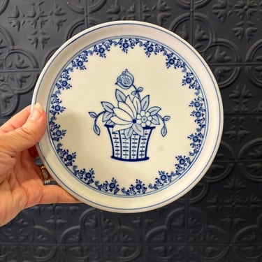 Bavaria Blue and White Teapot Trivet