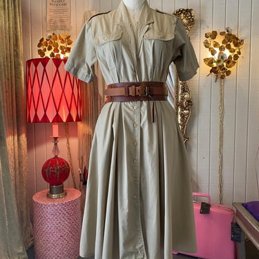 vintage 1980s khaki cotton fit and flare dress, 80s safari fashion. full skirt m 