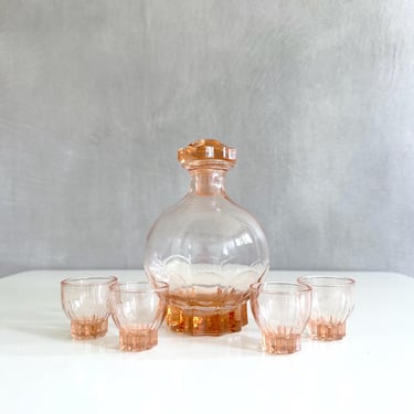 Pink glass liqueur bottle with 4 glasses, pastel pink, Art Deco decanter, bar accessory 