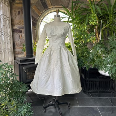 Vintage 1960s Ivory Pearl Bead Short Wedding Dress Wounded BIrd 