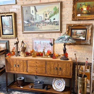 Drexel Meridian collection sideboard/credenza designed by James Bouffard in 1964. Highly prized for its sleek mid -century modern design- pick up only approx 34t x 60L x14d