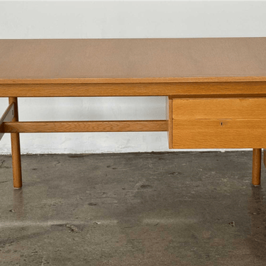 desk 4244