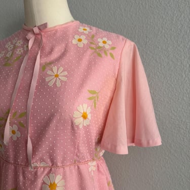 Vintage 60s Bohemian Swiss Dot Pink Folklorico Maxi Dress Flutter Sleeves; 60s Feminine Felted Daisy Applique Gunne Sax Hostess Dress L 