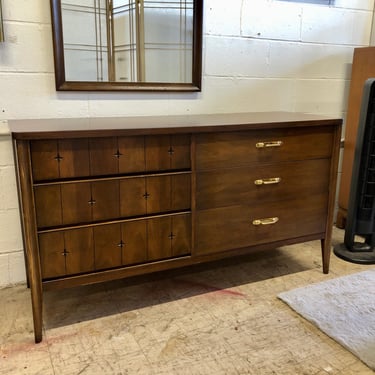 Broyhill Dresser