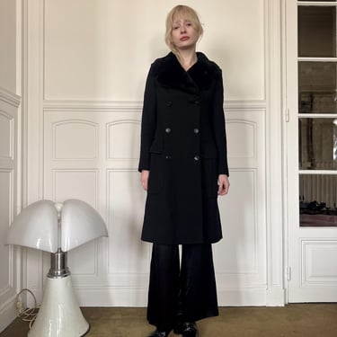 late 1960s french boutique label Daniel Hechter black jersey wool coat, faux fur collar with wide lapels / small 