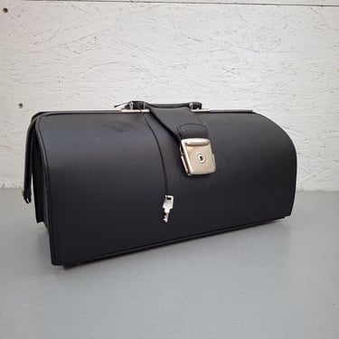 Black Doctor-Style Bag with Key, Structured Top Handle and Wide Frame Opening 