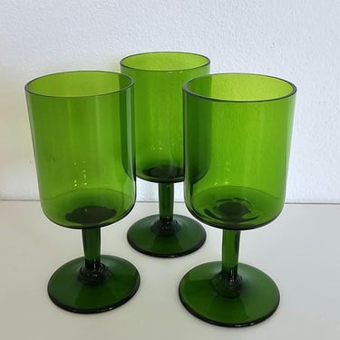 Vintage Green Liquer Glasses,Set of 3,Mid-Century Modern Stemware,1970s Emerald Glass Cordial Set,Retro Barware Display 