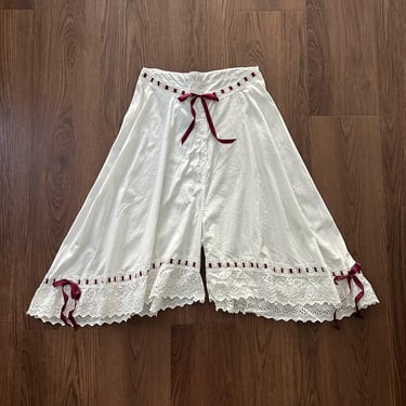 Antique bloomers . wide leg lingerie with ribbons . size small to m/l 