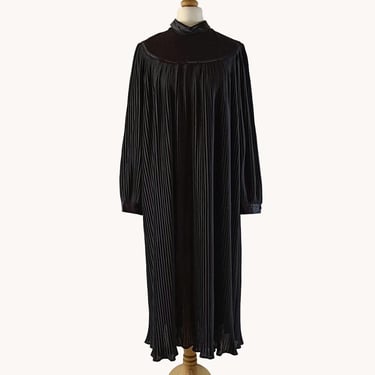 Pääsky by Silo 1980s Balloon Sleeve Black Smock Dress - Finnish Vintage - Size M 