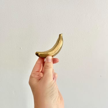 Vintage brass banana paperweight sculpture display fruit 