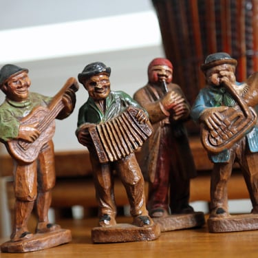 Vintage Syroco Musician Figurines – Carved Wood Look Resin – 1940s–60s Folk Art Band (Guitar, Accordion, Clarinet, Tuba) 