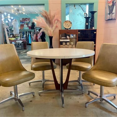 Vintage 1969 ChromCraft Mid Century Modern Round Dining Table + Four Chairs 