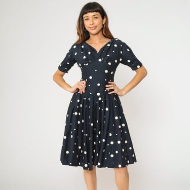Vintage 1950s Navy Blue Polka Dot Dress 50s Fit and Flare Short Sleeve Full Skirt Cinched Waist Sweetheart Neckline Rockabilly Small 