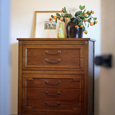 Vintage Thomasville Dresser – Fine Furniture with Original Brass Hardware 