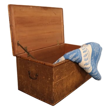 Vintage New England Grasscloth Wrapped Cedar and Bamboo Trunk / Blanket Chest