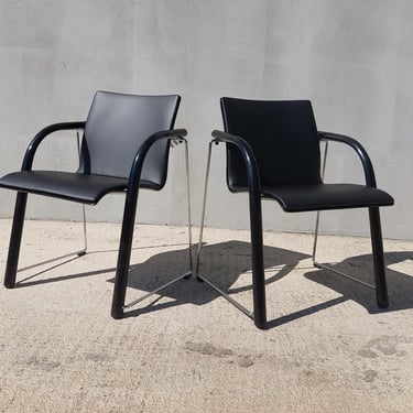 Thonet Chairs / PAIR / Model S 320 / Retro Dining Chairs / Ulrich Bōhme and Wulf Schneider for Thonet / Austria / 1980s 