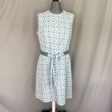 Blue and white belted 1950s / 1960s sleeveless dress, blue polyester MCM dress with belt, blue summer 1960s dress with belt, size large 