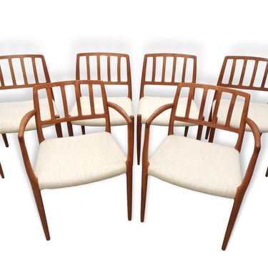 6 Teak, J L Moller, Model 83 Danish Modern Dining Chairs designed by Niels Otto Moller 