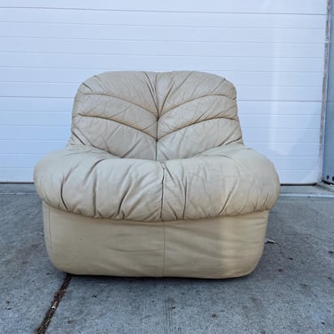 Vintage Postmodern Leather Slipper Lounge Chair by Velda 