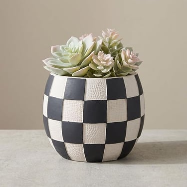 Checkerboard Rounded Planter