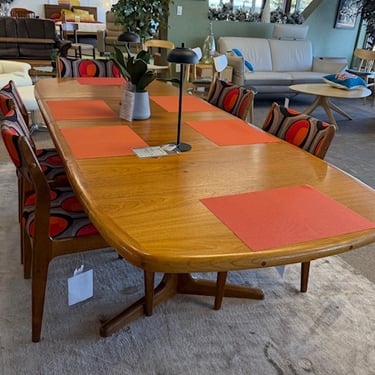 Dining Table with 2 Leaves<br />Teak Wood<br />W 58-78-98 x D 37.5 x H 29