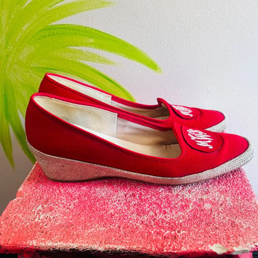 70s red canvas wedges 1970s preppy summer monogram espadrille wedge fabric heels shoes / MWB / crest slip on closed toe / narrow size 9 