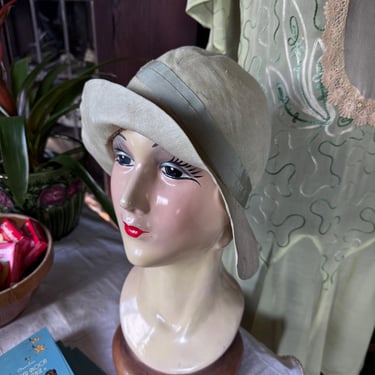 Vintage Late 1920s Spring Green Floppy Linen Day Cloche Hat - Size M/L 