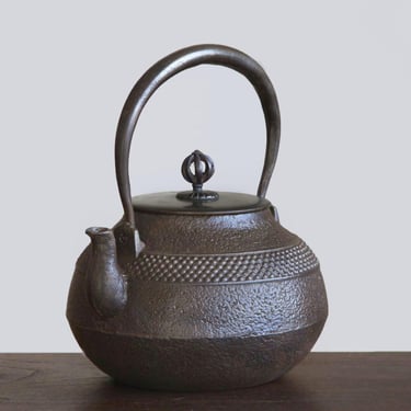 1250ml / Vintage Iron Kettle | Japanese Tetsubin | Copper Lid 