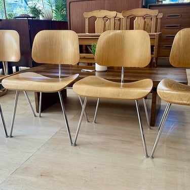 Set of 4 Eames DCM Dining Chairs