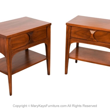 Pair Kent Coffey Perspecta Rosewood Pecan Nightstands Tables 