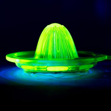 Vintage Uranium Glass Juicer Reamer 