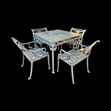 Fabulous vintage Kenneth Lynch and sons Molla Star and dolphin patio table and chairs 