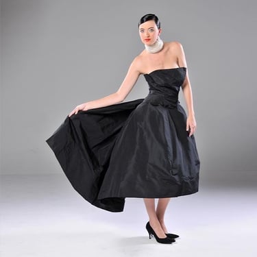 1950s Gown / Rare Vintage 1957 Bergdorf Goodman Custom Couture Black Strapless Silk Taffeta Evening Gown / Size Small Medium 
