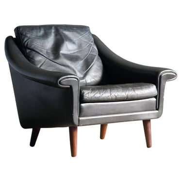The Matador Lounge Chair in Black Leather w Teak Leg Frame