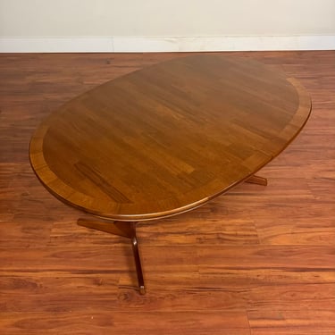 Mid-Century Oval Dining Table with Butterfly Leaf