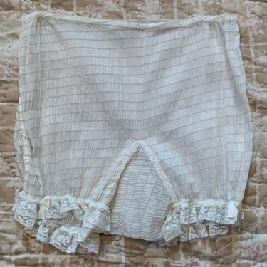 1920s Shirred Nylon Bloomers: Vintage Lace Tap Pants, Size Medium 
