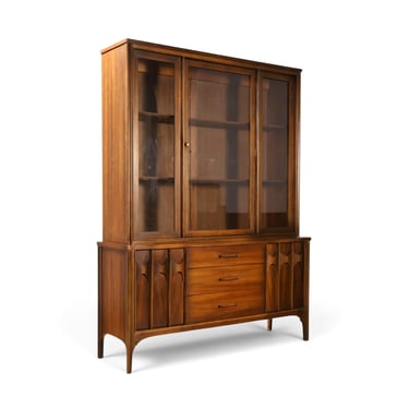 Kent Coffey Perspecta Vintage Mid Century Modern China Cabinet c. 1960s 