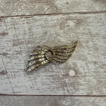 Marcel Boucher Vintage 1940s Designer Signed Costume Clear Baguette Rhinestone Wing Pin Brooch AS IS 