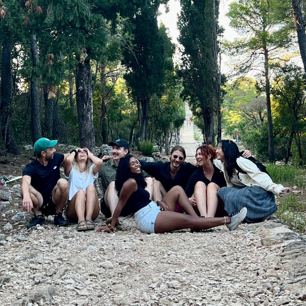 Photo of The Path of Paradise w/ Valentine & Franzi 🇩🇪 Elodie 🇲🇺 René, Adele 🇺🇸 & Karen 🇰🇷