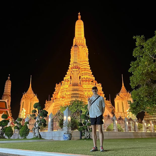 Photo of Wat Arun (night)
