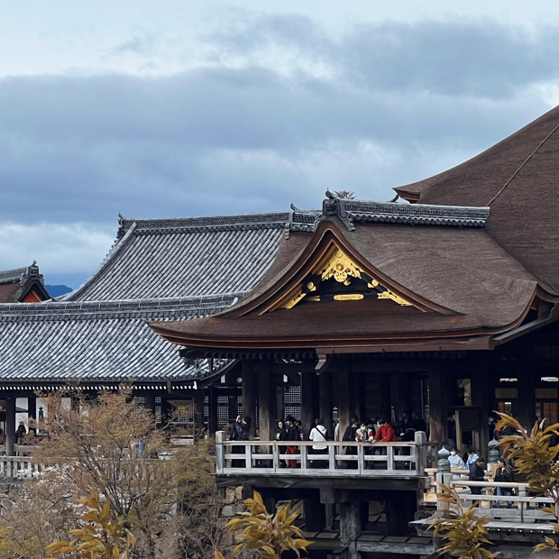 Photo of Kiyomizu-dera Temple (right)