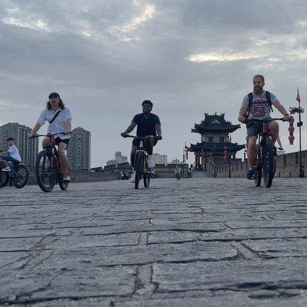 Photo of Xi'an City Wall bike ride w/ Eric 🇺🇸 & Hector 🇪🇸