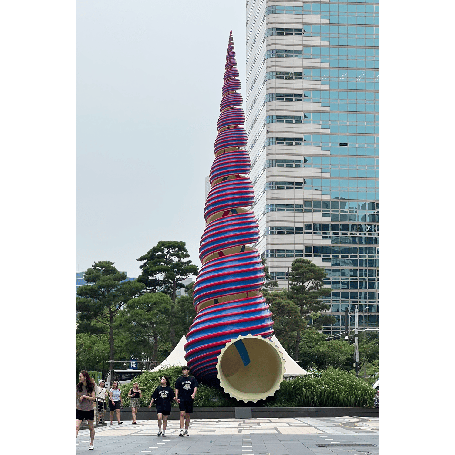Photo of Spring — Claes Oldenburg & Coosje van Bruggen